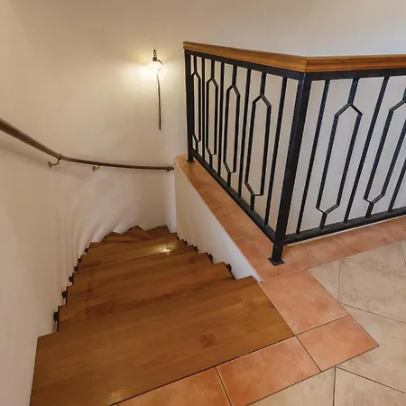 Stunning In With Kitchen