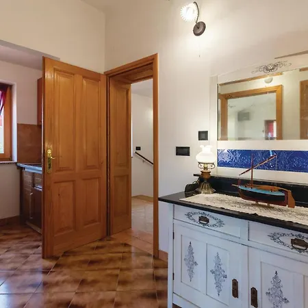 Stunning In With Kitchen Holiday home