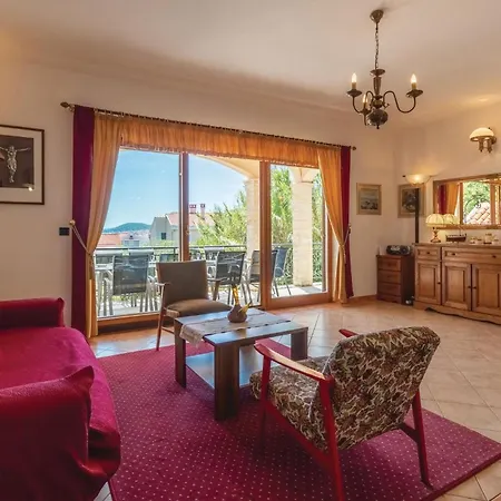 Holiday home Stunning In With Kitchen Preko