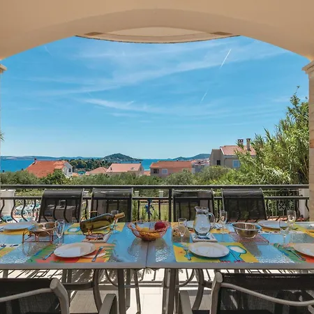 Stunning In With Kitchen Holiday home Preko